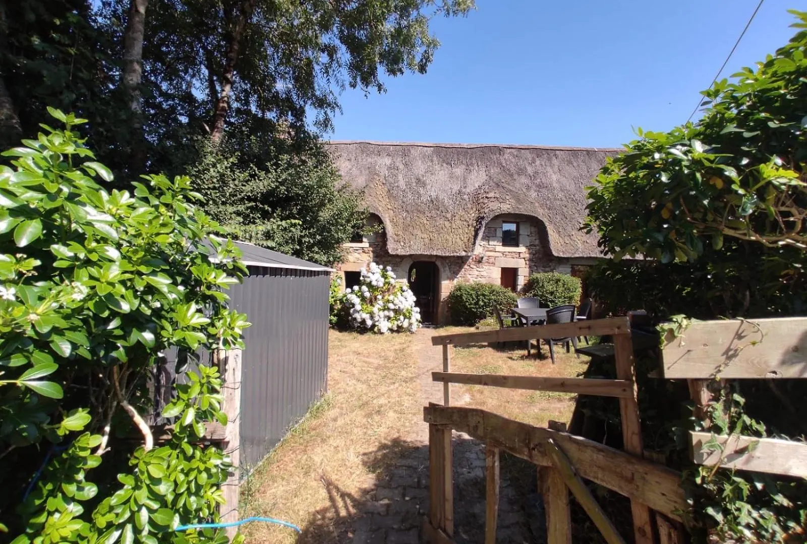 Holiday home Maison Renovee Traditionnelle En Chaume Kervignac